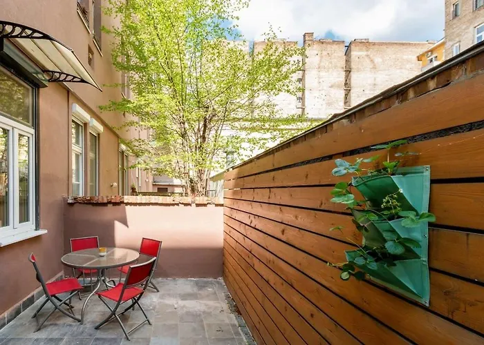 - New With Balcony - Charming Apartmán