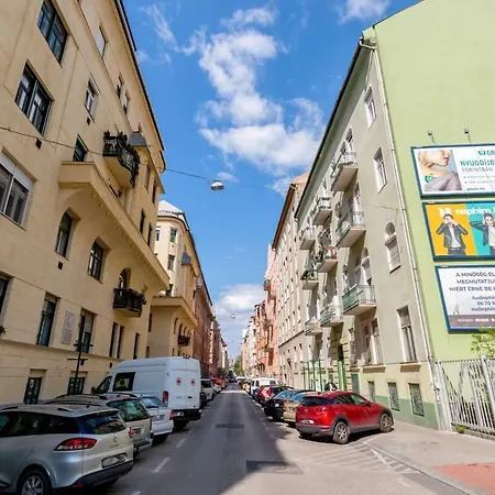 Appartement - New With Balcony - Charming