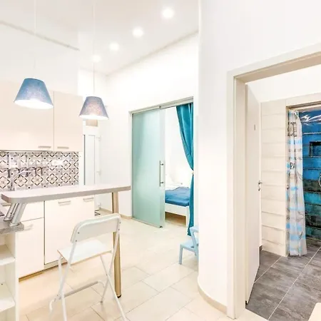 Appartement - New With Balcony - Charming
