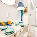 - New With Balcony - Charming Apartament *