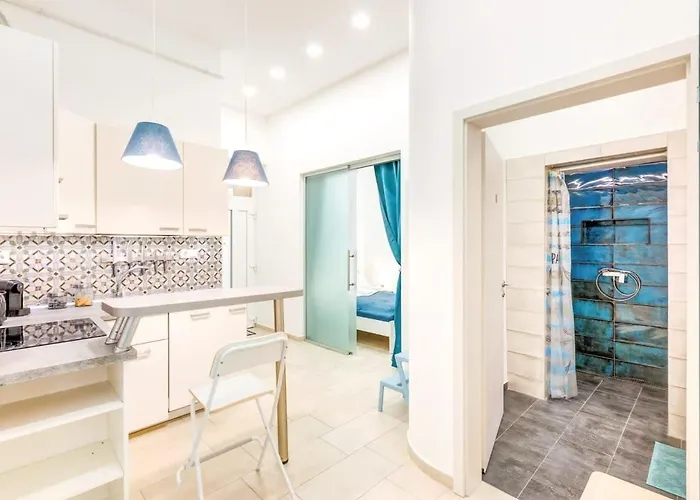 דירה - New With Balcony - Charming