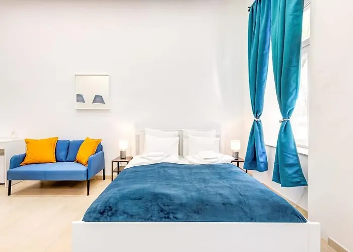 דירה - New With Balcony - Charming *
