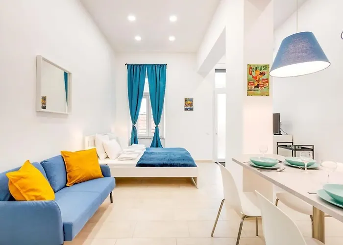 דירה - New With Balcony - Charming *