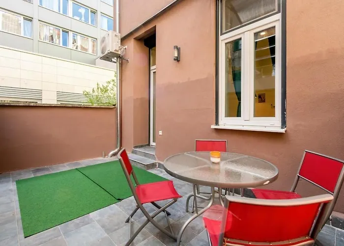 - New With Balcony - Charming *