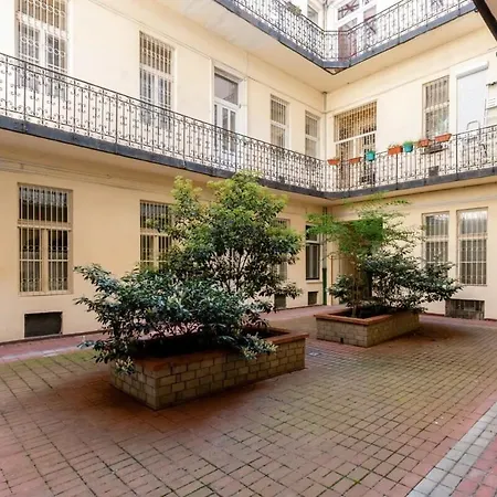 - New With Balcony - Charming Apartman