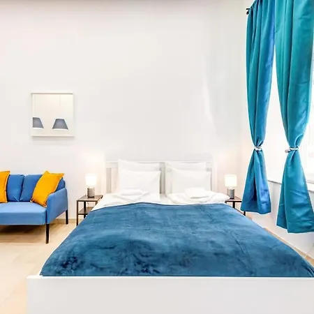 Apartman - New With Balcony - Charming *